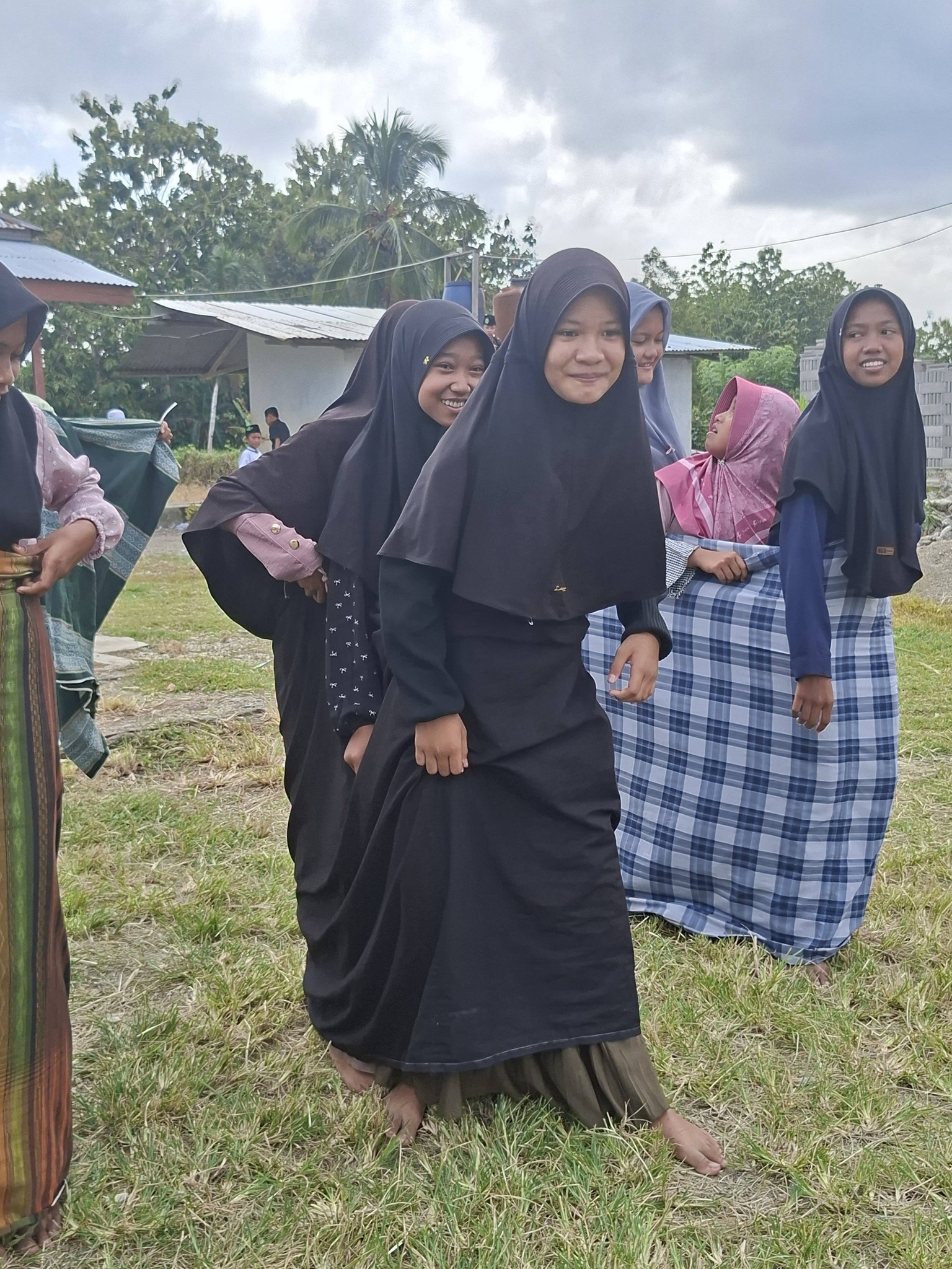 Lomba Balap sarung putri